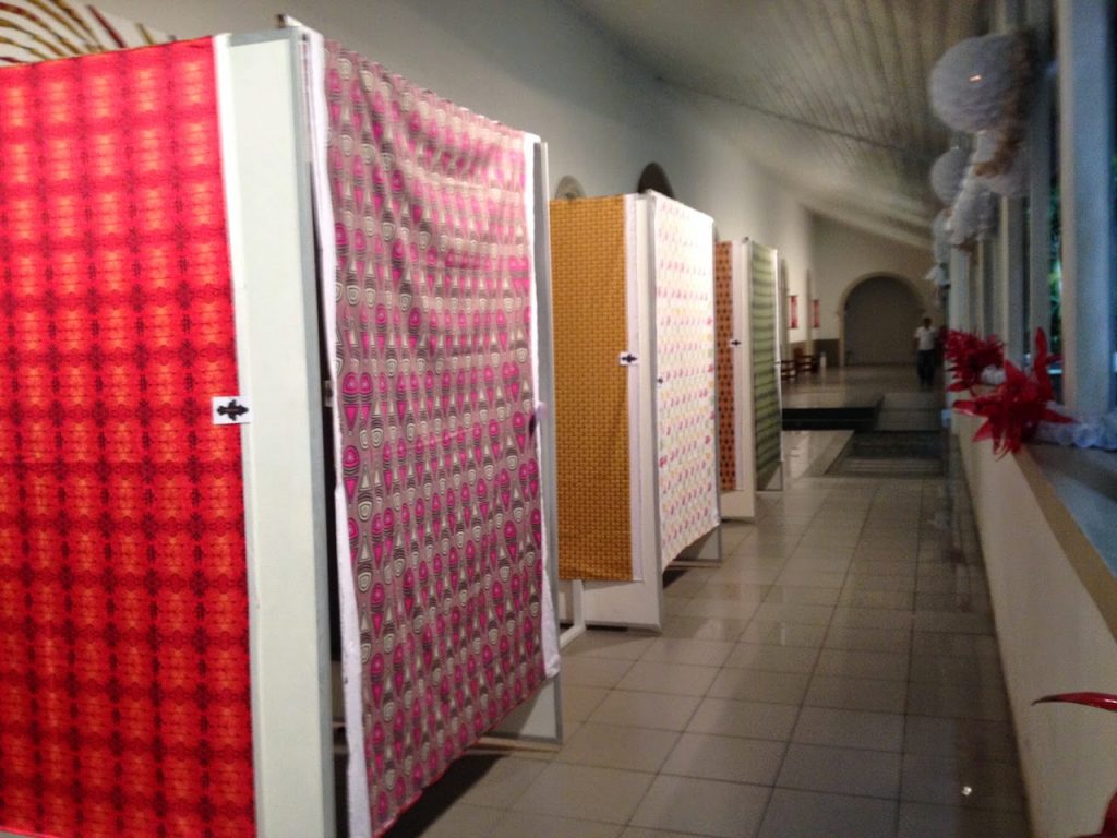 Peças da exposição Design de Superfície na Amazônica, de Luciana Leal, no IAP, Belém, Pará, em 2014.
