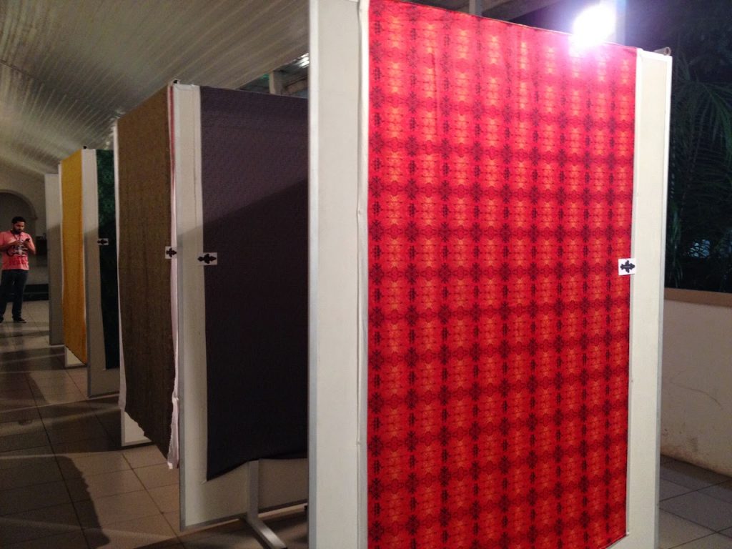 Peças da exposição Design de Superfície na Amazônica, de Luciana Leal, no IAP, Belém, Pará, em 2014.