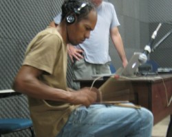 Helder Catraca gravando percussão para o álbum de Carimbó do Arapiuns, de Juvenal imbiriba