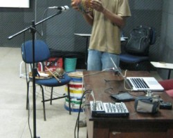 Helder Catraca gravando percussão para o álbum de Carimbó do Arapiuns, de Juvenal imbiriba