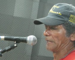 Juvenal Imbiriba ao microfone