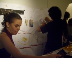 Imagen da performance Atrito II, na Galeria Theodoro Braga, em Belém, em 2008.