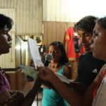 Coro gravando para o álbum Nheengatu (Canções na Língua Geral Amazônica), no Centro Indígena Maíra, em Santarém.